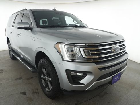 Used 2020 Ford Expedition Max XLT w/ Equipment Group 202A image 3