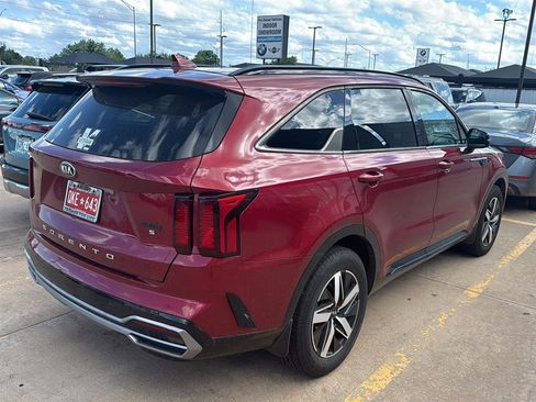 Used 2021 Kia Sorento S w/ Panoramic Sunroof Package FWD image 9