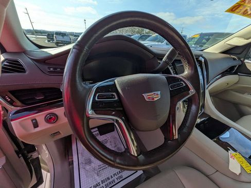 Used 2015 Cadillac Escalade Premium image 14