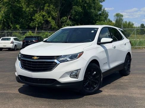Used 2020 Chevrolet Equinox LT w/ Driver Convenience Package FWD image 2