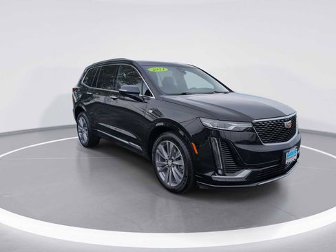Used 2024 Cadillac XT6 Premium Luxury w/ Technology Package AWD/4WD image 2