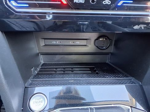 New 2025 Volkswagen Taos SEL image 34