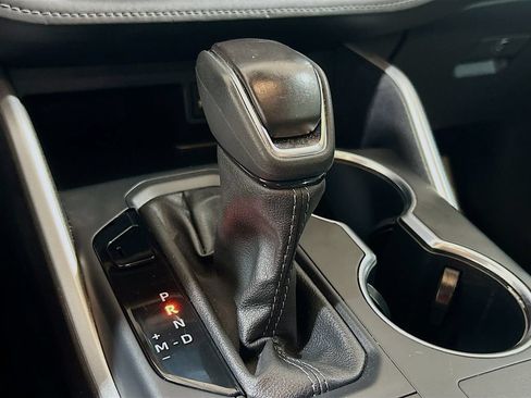 Used 2025 Toyota Highlander XLE FWD image 14