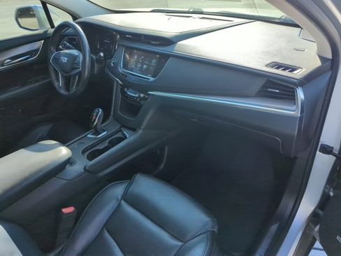 Used 2017 Cadillac XT5 Luxury w/ LPO, Wheel Lock Package FWD image 24