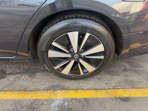 Used 2021 Nissan Altima 2.5 SV image 4