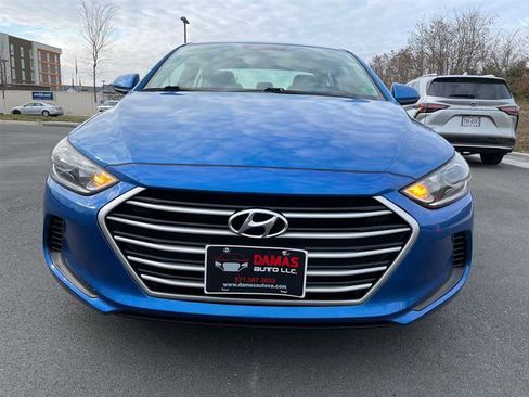 Used 2017 Hyundai Elantra SE image 3