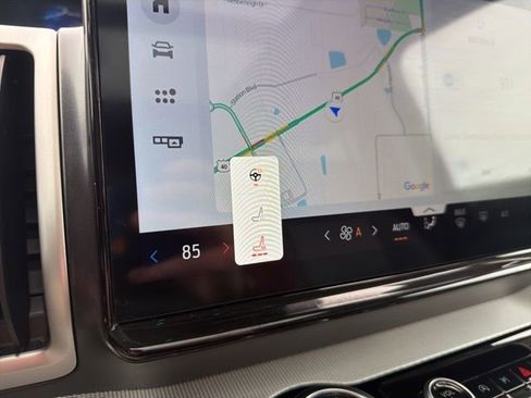 Used 2025 Ford Expedition Active image 37