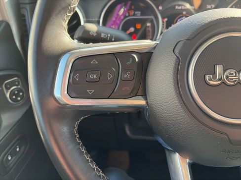 Used 2022 Jeep Wrangler Unlimited Sahara image 17