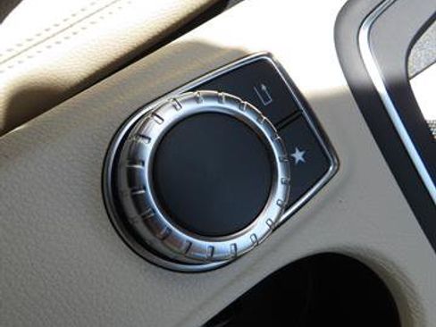 Certified 2020 Mercedes-Benz GLA 250 4MATIC image 16