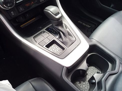 Used 2020 Toyota RAV4 XLE Premium image 24