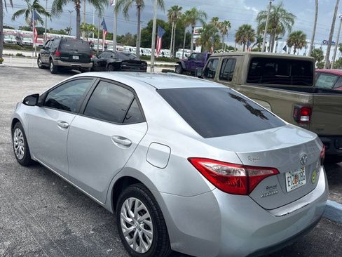 Used 2017 Toyota Corolla LE FWD image 4