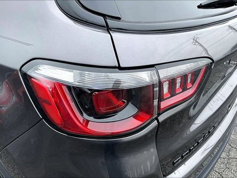 Used 2021 Jeep Compass Latitude w/ Sun and Sound Group image 28