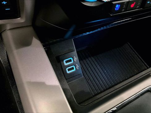 Used 2018 Ford F150 Lariat image 31