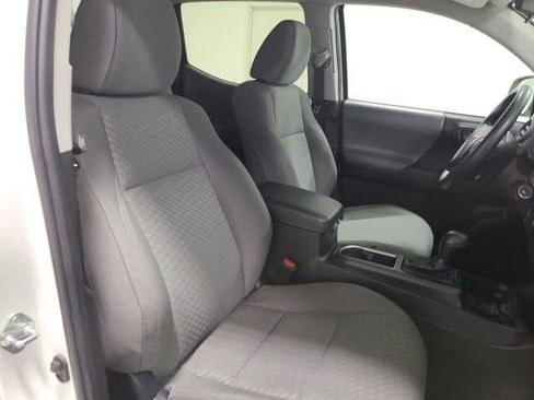 Used 2022 Toyota Tacoma SR AWD/4WD image 15