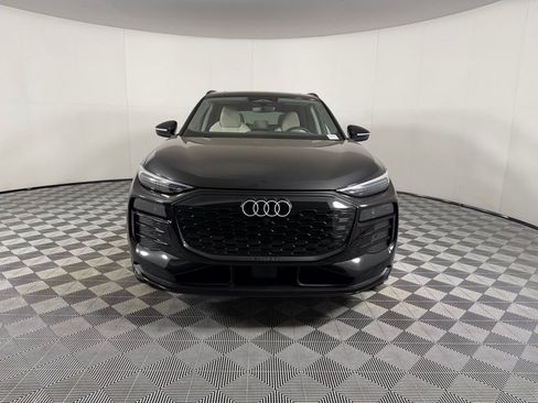 Used 2025 Audi Q6 e-tron Premium Plus w/ Premium Plus AWD/4WD image 11