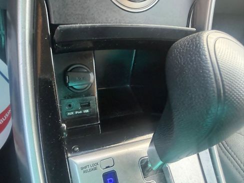 Used 2013 Hyundai Elantra GLS w/ Preferred Pkg image 14