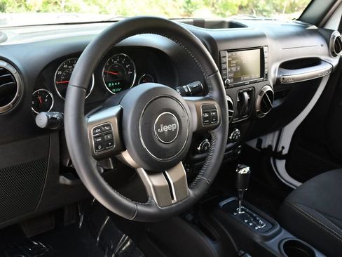 Used 2018 Jeep Wrangler Sport AWD/4WD image 40