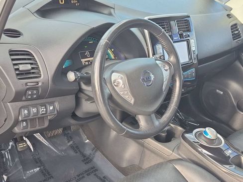 Used 2015 Nissan Leaf SL w/ Premium Package FWD image 12