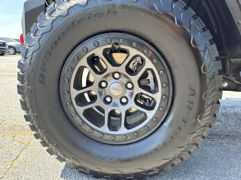 Used 2023 Jeep Wrangler Unlimited Sport AWD/4WD image 12