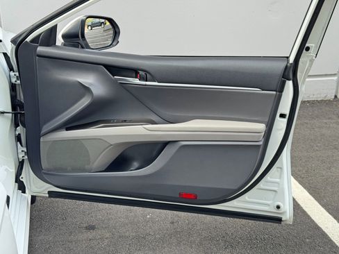 Used 2022 Toyota Camry LE FWD image 37