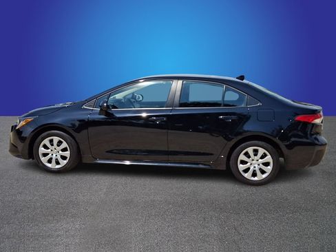 Used 2025 Toyota Corolla LE FWD image 7