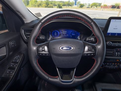Used 2022 Ford Escape SEL w/ SEL Stealth AWD Package image 12
