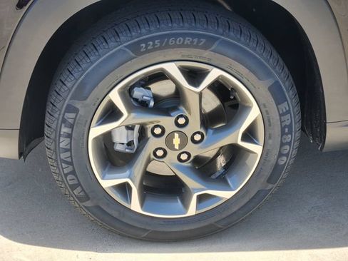 Used 2024 Chevrolet Trax LT FWD image 12