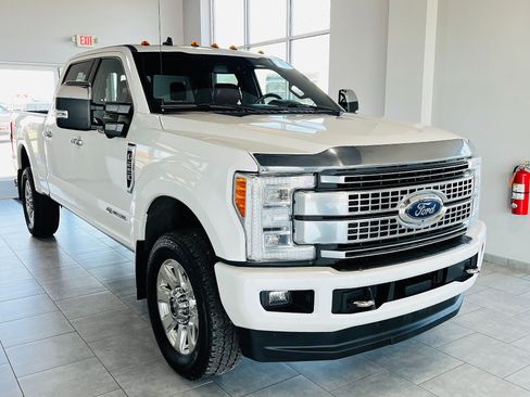 Used 2019 Ford F250 Platinum w/ Platinum Ultimate Package image 4