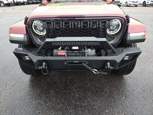 Used 2024 Jeep Wrangler Unlimited Sahara w/ Technology Group AWD/4WD image 23