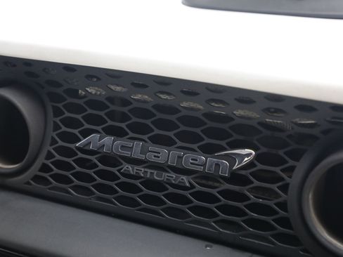 Used 2023 McLaren Artura RWD image 32
