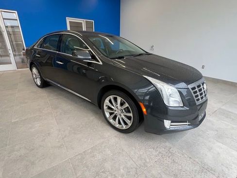 Used 2013 Cadillac XTS Luxury FWD image 3