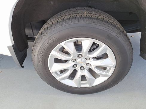 Used 2024 Chevrolet Silverado 1500 Custom image 32