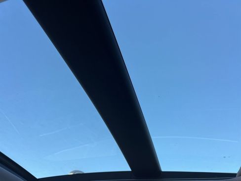 Used 2021 Hyundai Sonata Limited w/ Preferred Accessory Package image 14