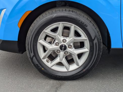 Used 2025 Kia Soul S image 9