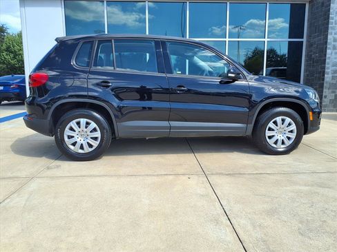 Used 2017 Volkswagen Tiguan Limited image 24