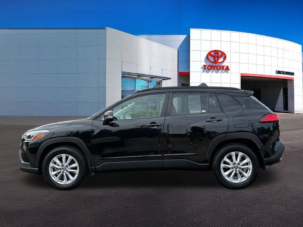 Used 2022 Toyota Corolla Cross LE w/ Moonroof Package AWD/4WD image 14