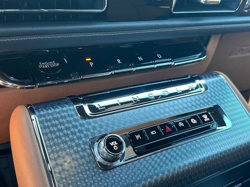 New 2025 Lincoln Aviator Black Label AWD/4WD image 31
