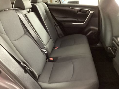 Used 2022 Toyota RAV4 LE FWD image 20