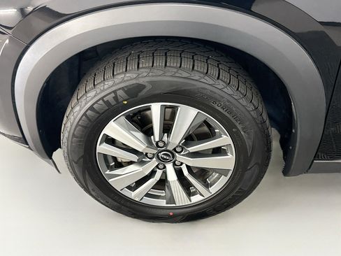 Used 2025 Nissan Pathfinder SL image 11