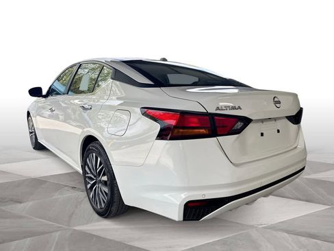 Used 2025 Nissan Altima 2.5 SV FWD image 6