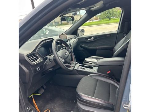 Used 2025 Ford Escape ST-Line AWD/4WD image 7