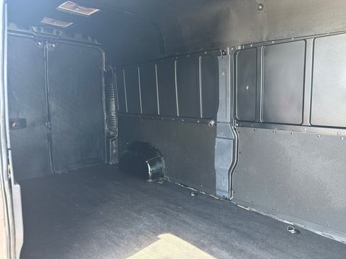 Used 2024 RAM ProMaster 2500 w/ Convenience Group FWD image 11
