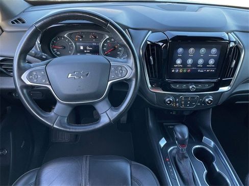 Used 2023 Chevrolet Traverse RS image 11