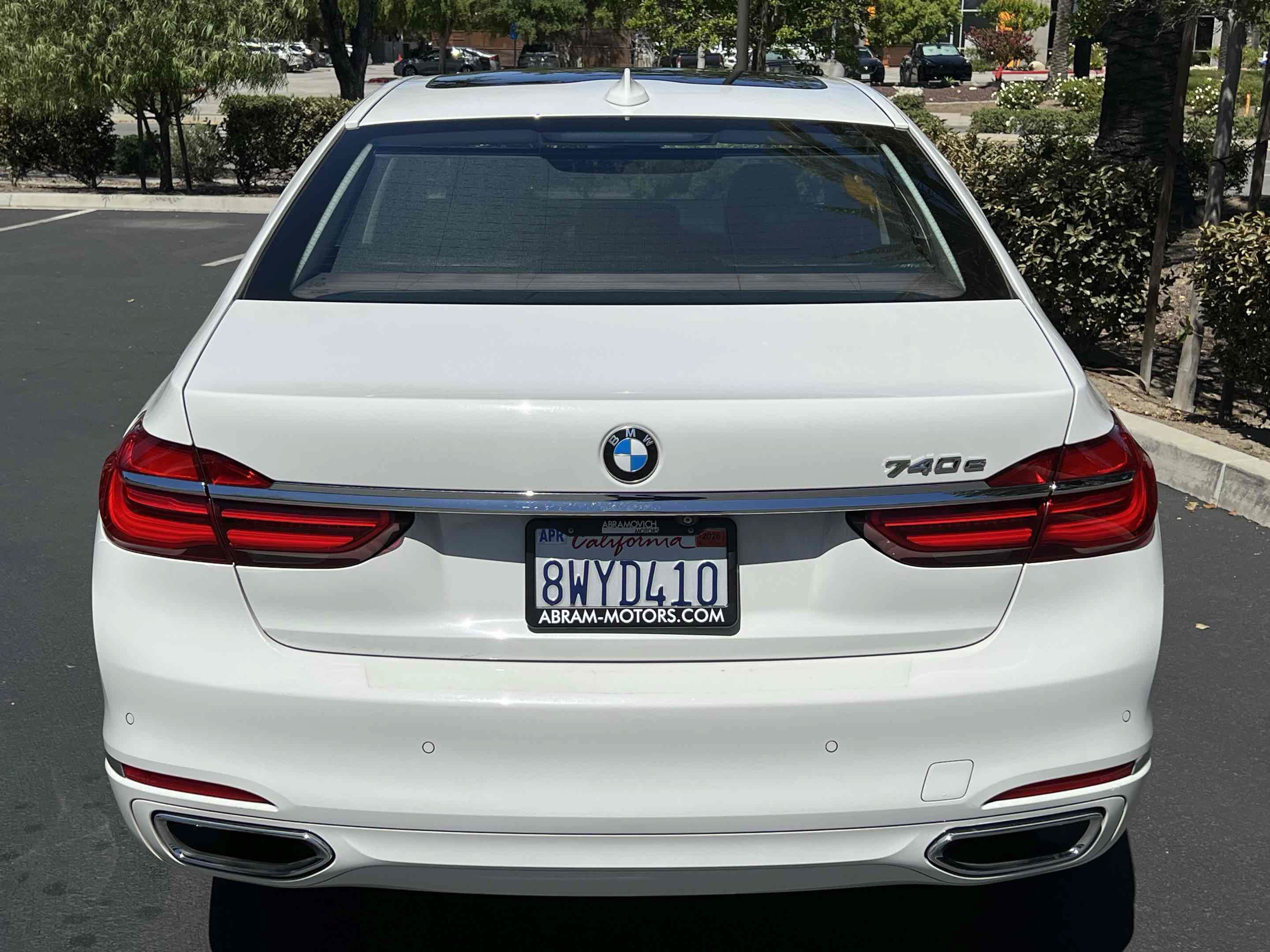 Used 2018 BMW 740e xDrive AWD/4WD image 19