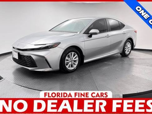 Used 2025 Toyota Camry LE FWD image 1