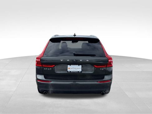 Used 2018 Volvo XC60 T5 Momentum w/ Vision Package image 35