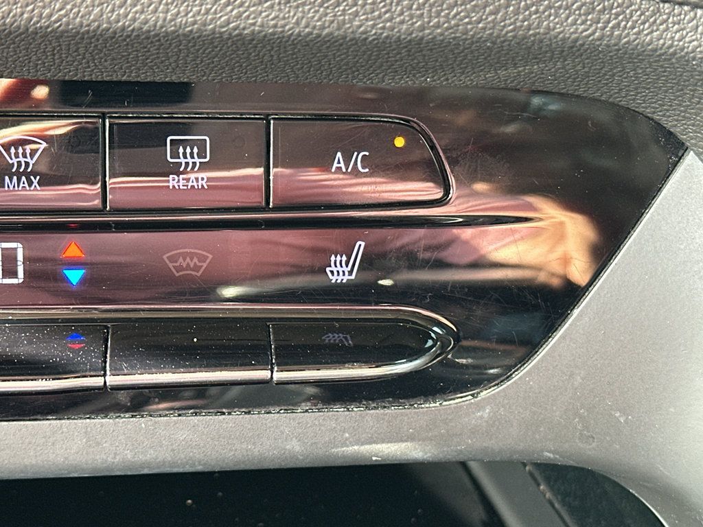 Used 2022 Buick Envision Essence w/ Safety Package FWD image 26
