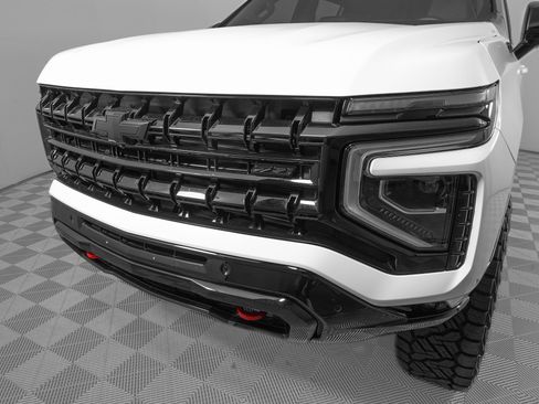 Used 2026 Chevrolet Suburban Z71 w/ Comfort Package image 33