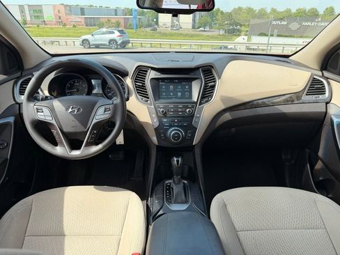 Used 2017 Hyundai Santa Fe Sport FWD image 17