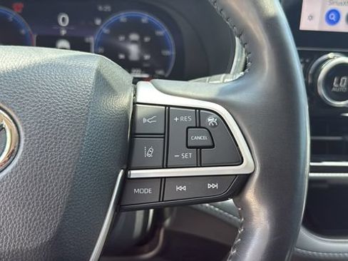 Used 2023 Toyota Highlander Platinum FWD image 21